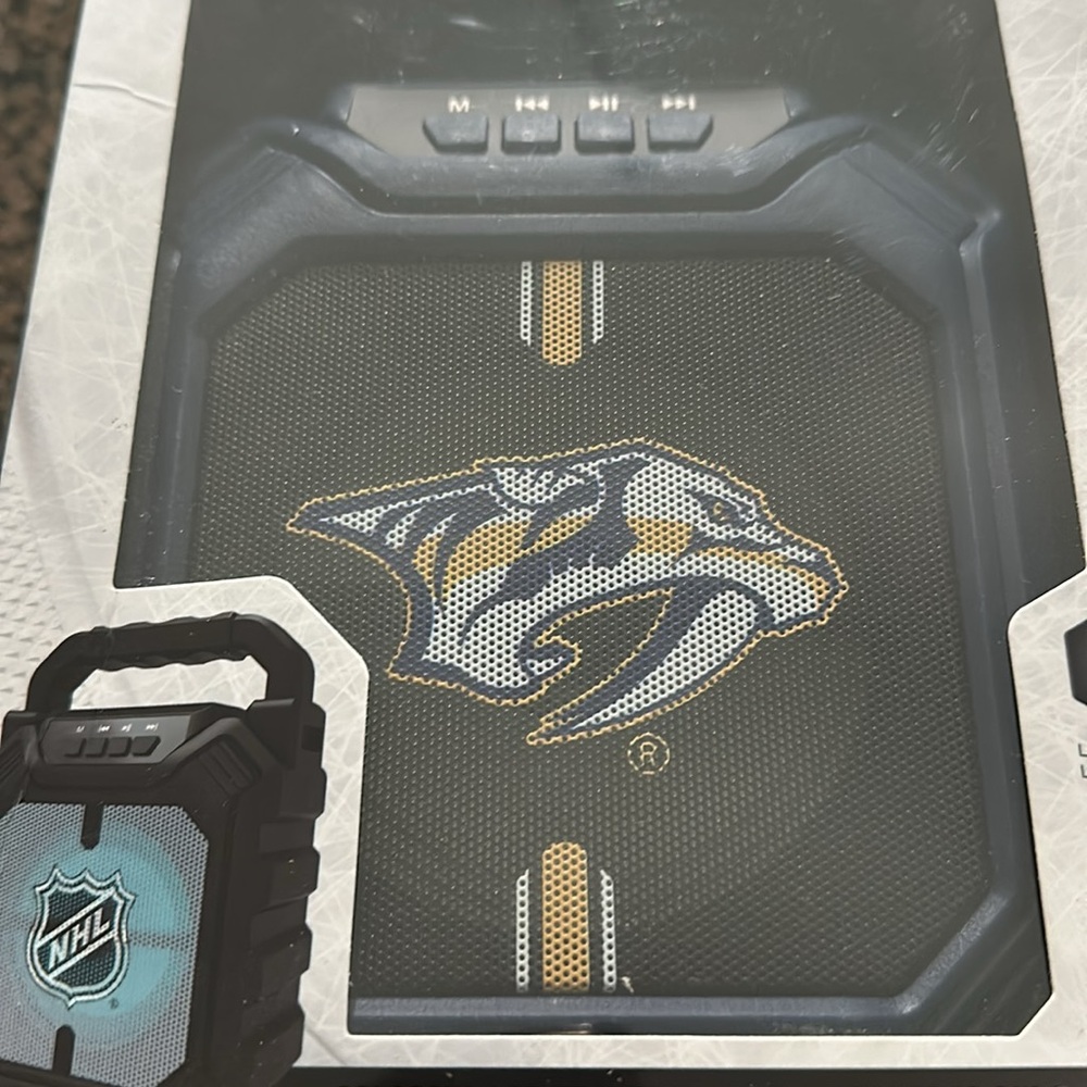 SOAR NHL Nashville predators, Bluetooth wireless speaker with LED lights, new - Picture 2 of 4